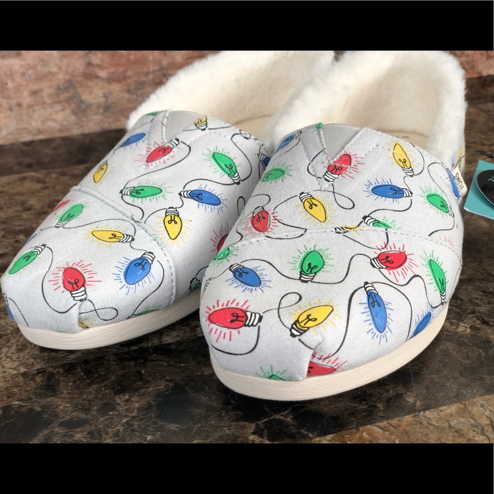 TOMS Glow In The Dark Lights Print with Faux fur - Picture 9 of 11